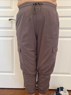 Women's Cargo Jogger Pants in Taupe